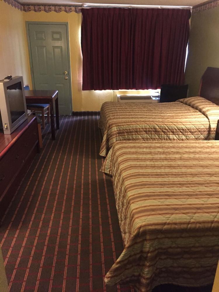 Camelot Inn Amarillo Bagian luar foto